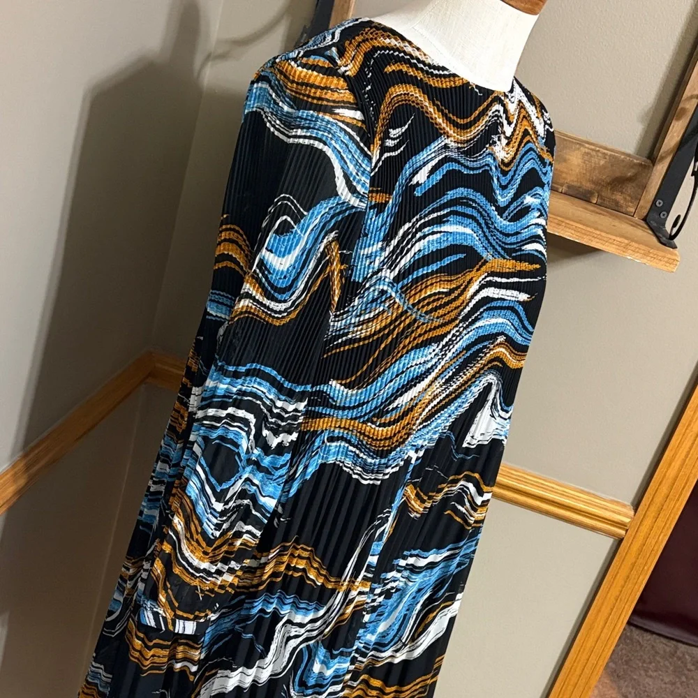Nine West black, blue, & brown Abstract Wave Pattern long sleeve dress size M